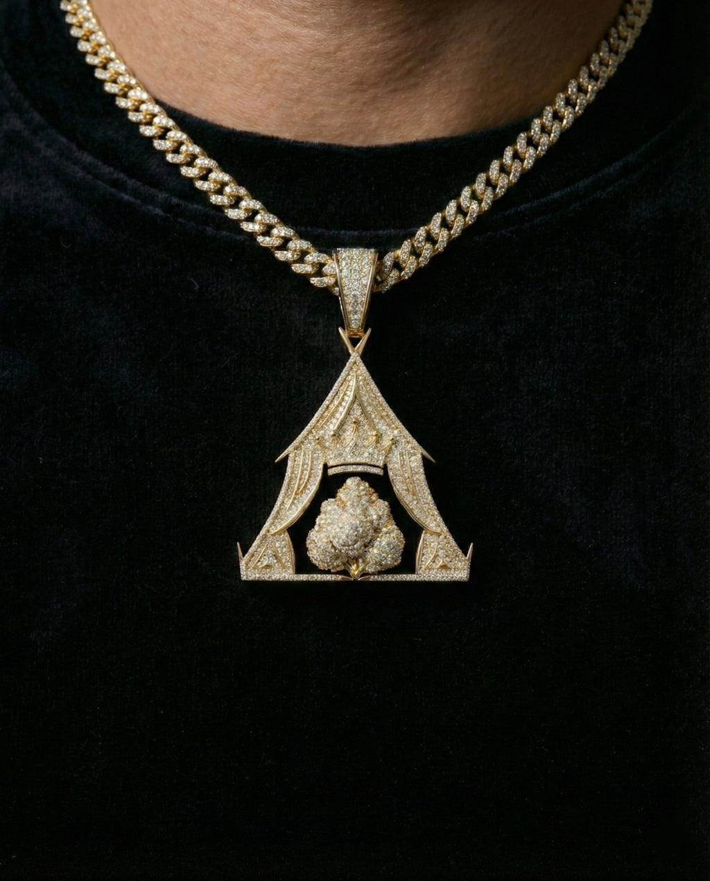 TentsQueen™ Diamond-Set Gold Pendant Necklace